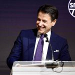 COSI’ RIDEVA. GIUSEPPE CONTE INCASSA L’ APPLAUSO DEI DEVASTATORI, E CONTINUA A SPARARE CAZZATE