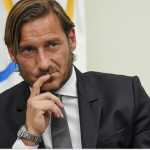 IN UN CALCIO SEMPRE PIU’ GLOBALIZZATO, IL TRISTE ADDIO DI FRANCESCO TOTTI ALLA ROMA: “I presidenti e gli allenatori passano. Le bandiere non passano mai”