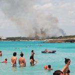 ENNESIMO INCENDIO FRA LE PINETE DI GALLIPOLI, QUESTA VOLTA PURTROPPO C’E’ UN MORTO, INDAGINI IN CORSO