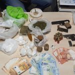 NEL CAPO, E ALLE PORTE DI LECCE, DUE GROSSE OPERAZIONI ANTIDROGA DEI CARABINIERI, IN CARCERE I DUE PRESUNTI SPACCIATORI, SEQUESTRATI INGENTI QUANTITATIVI DI EROINA E COCAINA. TUTTI I PARTICOLARI, LE FOTO