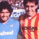 MORTO MARADONA / RESTA IL VUOTO CHE LASCIANO I RE