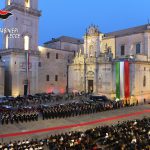 QUESTA MATTINA LE CERIMONIE PER CELEBRARE LA RICORRENZA DELLA FONDAZIONE DELL’ARMA DEI CARABINIERI. IL COMANDANTE PROVINCIALE DELLA COMPAGNIA DI LECCE, COLONNELLO PAOLO DEMBECH: “non avremmo potuto esprimerci al meglio senza il consenso, l’apprezzamento e il concorso dei cittadini onesti”