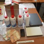 SEI LITRI DI ‘DROGA DELLO STUPRO’ ORDINATI ALL’ESTERO TRAMITE INTERNET, MA A FARE LA CONSEGNA A DOMICILIO A GALATONE INVECE DEL CORRIERE CI VANNO I POLIZIOTTI