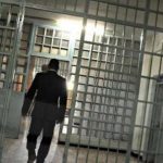 DETENUTO AI DOMICILIARI, CHIAMA I CARABINIERI E VUOLE TORNARE IN CARCERE: “Non sopporto più mia suocera“