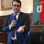SESSO, BUGIE E VIDEOTAPE. IL SINDACO DI CASTELLANETA FILMATO DI NASCOSTO CON UNA DONNA IN UN B&B. LUI NON CI STA, E VA IN PROCURA. TRE PERSONE INDAGATE