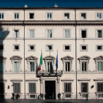 IL GOVERNO DECIDE NUOVE RESTRIZIONI