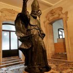 165.000 EURO PER UNA FAKE STATUA
