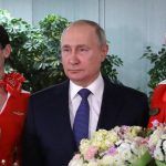I FIORI DI PUTIN NON SONO NEI SUOI CANNONI