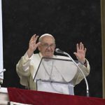 PAPA FRANCESCO AL CORPUS DOMINI INVITA A CHIEDERSI: ”io tengo la mia vita solo per me stesso o la dono? Mi spendo per gli altri o sono chiuso nel mio piccolo io?“