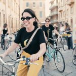 RANA SALTA SULLA BICI… POI AL PIANO
