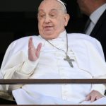 DOPO TRENTOTTO GIORNI DI RICOVERO, PAPA FRANCESCO E’ TORNATO A CASA, A SANTA MARTA. NELL’ANGELUS PREGA PER LA PALESTINA: “Mi ha addolorato la ripresa di pesanti bombardamenti israeliani sulla Striscia di Gaza, con tanti morti e feriti” 