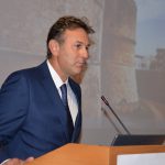 LA POLEMICA / TENORE NE CANTA QUATTRO AGLI SPECULATORI DI TURNO