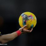 MA PERCHE’ IL PALLONE NON DEVE FERMARSI MAI, NEPPURE DI FRONTE ALLA TRAGEDIA DI UNA MORTE IMPROVVISA?