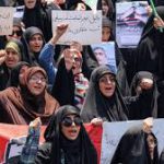 L’EFFETTO CONTRARIO OTTENUTO DAI BOMBARDAMENTI SUL POPOLO IRANIANO CHE SI RICOMPATTA NELLA PROTESTA CONTRO L’AGGRESSIONE ISRAELIANA