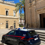 EVADE DAI DOMICILIARI, AGGREDISCE UN PASSANTE E FINISCE IN CARCERE
