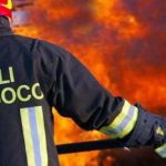 FIAMME TRA LE CAMPAGNE DEL SALENTO: I VIGILI DEL FUOCO IN AZIONE CONTRO GLI INCENDI DI STERPAGLIE