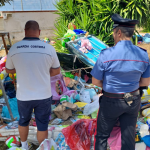 MAXI OPERAZIONE SUL LITORALE DI PUNTA PROSCIUTTO: SMANTELLATI BANCHETTI ABUSIVI, SEQUESTRATI PRODOTTI