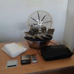 BRINDISI, PADRE E DUE FIGLI FINISCONO AI DOMICILIARI: SEQUESTRATA MARIJUANA NELL’ABITAZIONE DI CAMPAGNA
