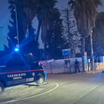 OPERAZIONE DI CONTROLLO DEL TERRITORIO DEI CARABINIERI NEL SALENTO: TROVATA ARMA MODIFICATA E DROGA, ARRESTATO UN UOMO