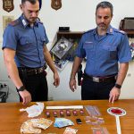 PESCHERIA TRASFORMATA IN CENTRO DI SPACCIO, E UN CORRIERE FERMATO IN AUTO: DUE PERSONE IN MANETTE