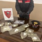 LECCE, SCOPERTO NASCONDIGLIO CON ALL’INTERNO DROGA E PISTOLA: UOMO FINISCE IN CARCERE
