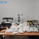 ALTAMURA, MAXI SEQUESTRO DI COCAINA: DUE ARRESTI E OLTRE 17 CHILI DI DROGA NASCOSTI IN DOPPI FONDI