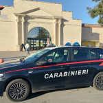 SURBO, COLPO AL CENTRO COMMERCIALE: 19ENNE BLOCCATO DAI CARABINIERI DOPO LA  FUGA