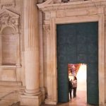 ECCO COME SI PRESENTA DOPO IL RESTAURO APPENA CONCLUSO LA FACCIATA DELLA CHIESA DI SANT’IRENE A LECCE