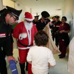 NATALE DI SOLIDARIETA’ ALL’OSPEDALE VITO FAZZI DI LECCE: I CARABINIERI REGALANO SORRISI AI PICCOLI PAZIENTI