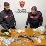 DUE ARRESTI PER ARMI E DROGA