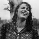 POLVERE DI STELLE / L’IRRESISTIBILE CAPACITA’ DI PROVOCARE ATTRAZIONE NEGLI ITALIANI DI SILVANA MANGANO