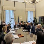 DOPO I RECENTI FENOMENI DI ILLEGALITA’ E DISAGIO CHE HANNO INTERESSATO IL MONDO GIOVANILE, IL PREFETTO DI LECCE NATALINO MANNO HA SCRITTO AI GENITORI DEGLI STUDENTI: “Riappropriatevi del vostro ruolo di guida e di controllo”