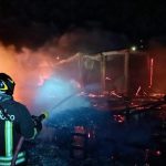 INCENDIO PRESUMIBILMENTE DOLOSO DANNEGGIA STABILIMENTO BALNEARE