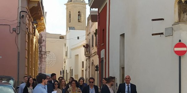 INDOVINA CHI VIENE A CENA? / LA LINGUA DI MANZONI CI FA UGUALI, MA L’ANALFABETISMO FUNZIONALE E’ UN PERICOLO. I CLASSICI CI FANNO MIGLIORI, MA BISOGNA LEGGERLI PER INTERO