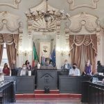 “Libertà è partecipazione”, CANTAVA GIORGIO GABER. MA A LECCE LE CONSULTE CITTADINE, STRUMENTO DI DEMOCRAZIA, SONO NEGATE DALLA NUOVA AMMINISTRAZIONE. TRE ASSOCIAZIONI NE CHIEDONO IL RIPRISTINO