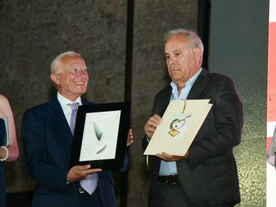 LA BANCA DI CREDITO COOPERATIVO DI LEVERANO SI LIBRA IN “VOLI DI…VERSI”