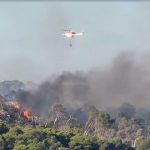 INCENDI BOSCHIVI, EMERGENZA CONTINUA / “Enorme danno ambientale” A SANTA CESAREA TERME, DI NUOVO  ATTACCATA. SCONFORTO, RABBIA E DESOLAZIONE: “La nostra pineta non esiste più”