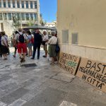 RESOCONTO DELLA MANIFESTAZIONE DI PROTESTA DI QUESTA MATTINA CONTRO IL PREVISTO MEGAPARCHEGGIO IN PIAZZA CARMELO BENE. L’ ACCORATO APPELLO DI VERONICA DE LUCA AL SINDACO
