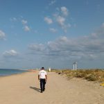 IL COMUNE DI SALVE SEQUESTRA GLI  OMBRELLONI SEGNAPOSTO IN SPIAGGIA