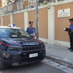 VA IN CASERMA A PRESENTARE DENUNCIA DI SMARRIMENTO DELLA CARTA, MA….