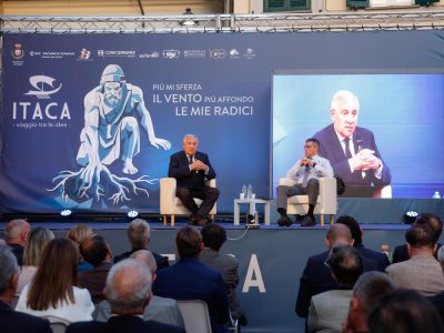 TAJANI, LE DONNE, LE GONNE: MA CI SONO ANCORA LE RAGAZZE SERIE?