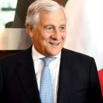 TAJANI, LE DONNE, LE GONNE / “Chiedo scusa, non volevo offendere nessuno”