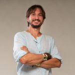 COSIMO RESTA, DALLA SCRITTURA ALLA CONSAPEVOLEZZA: “Fuori schema”, PER IMPARARE A RACCONTARCI MEGLIO