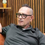 Nandu Popu a “Storie di Cultura”: “La musica è catarsi”. Le radici salentine, il dialetto e la forza di raccontare la propria terra