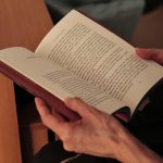 INDOVINA CHI VIENE A CENA? / ORGOGLIO E POVERTA’