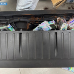 LA POLIZIA DI STATO DI LECCE SCOPRE CHE UN PACCO SPEDITO TRAMITE CORRIERE CONTENEVA DROGA E ARRESTA IL DESTINATARIO, UN GIOVANE DI TARANTO