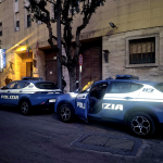 PAURA NEL CENTRO STORICO DI LECCE, GIOVANE VIOLENTO DA’ IN ESCANDESCENZE E VIENE ARRESTATO