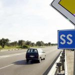 CEMENTO AL POSTO DEGLI ULIVI. LA DISTRUZIONE DEL SALENTO PASSA ANCHE DALLA REALIZZAZIONE DELLA NUOVA STATALE 275. CONTRO LE DEVASTAZIONI PREVISTE DALL’ULTIMO TRATTO, UN APPELLO RIVOLTO A TUTTI GLI ITALIANI